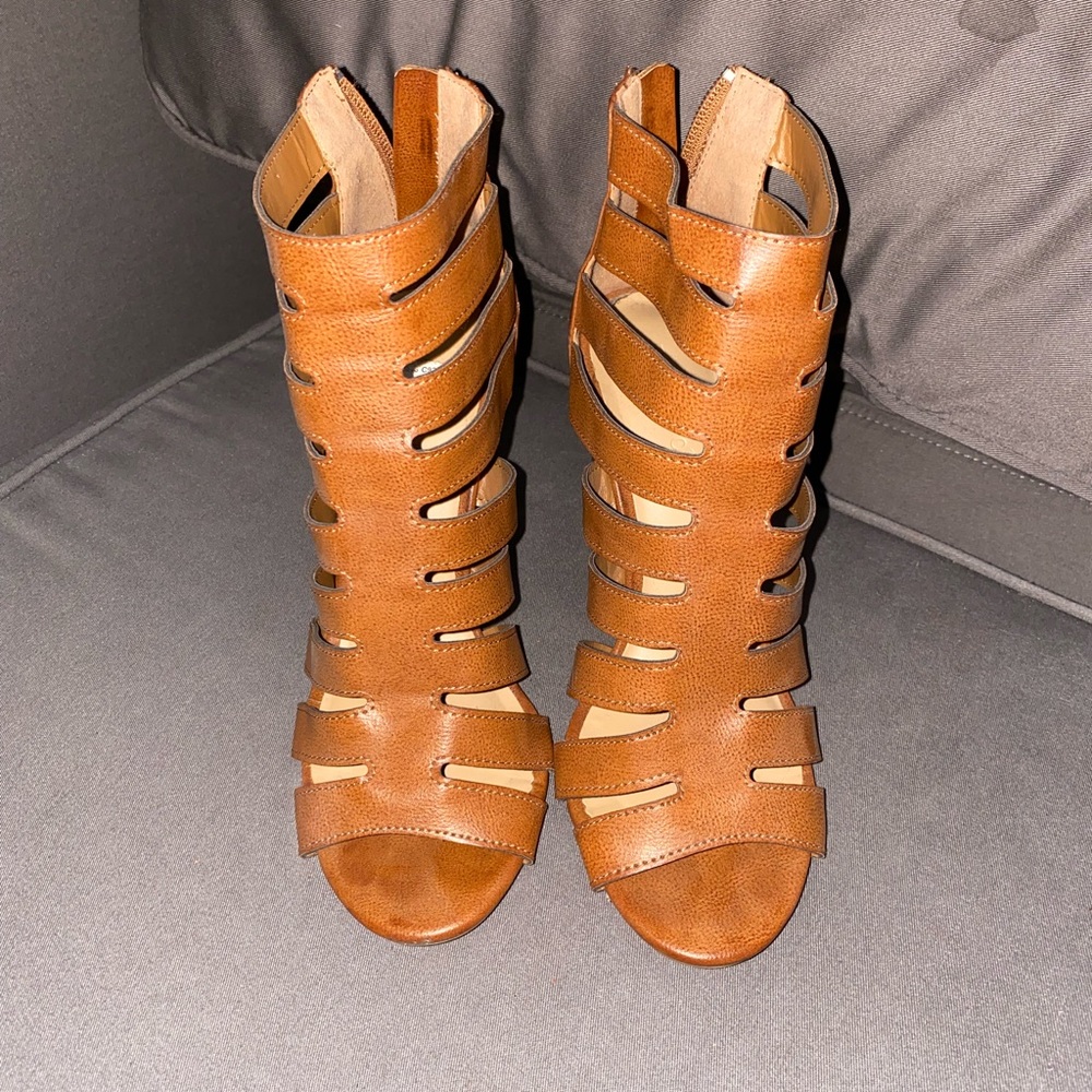 Heels - Picture 2 of 3